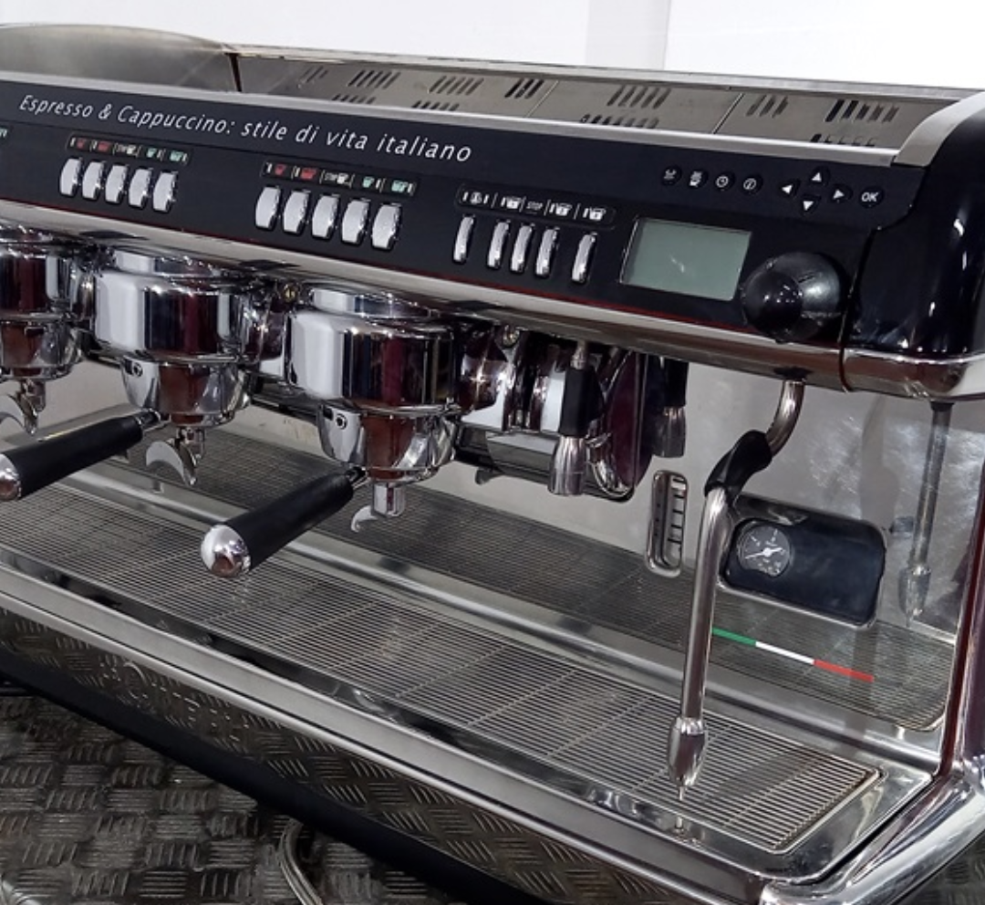 Cafetera La Cimbali M39 GT DT 3 Grupos / 2402-12 - 2016